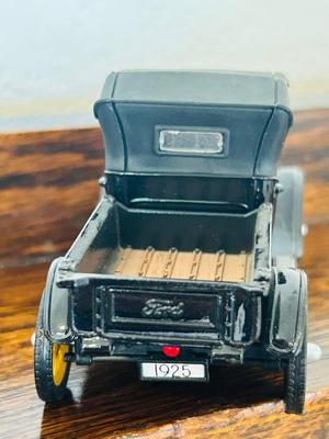 GOLDEN WHEEL DIECAST YELLOW PEPSI COLA SODA DELIVERY TRUCK & NATIONAL MOTOR MUESUM 1925 FORD