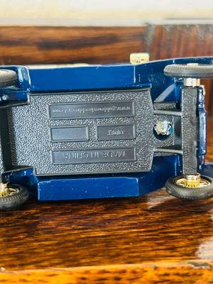 NATIONAL MOTOR MUSEUM MINT 1931 FORD MODEL A & PEPSI DIE-CAST DELIVERY TRUCK