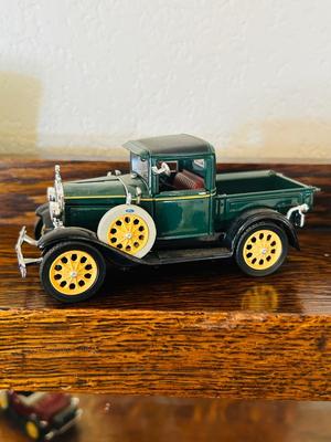 NATIONAL MOTOR MUSEUM MINT 1931 FORD MODEL A & PEPSI DIE-CAST DELIVERY TRUCK