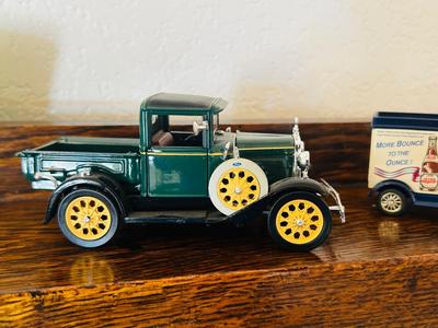 NATIONAL MOTOR MUSEUM MINT 1931 FORD MODEL A & PEPSI DIE-CAST DELIVERY TRUCK