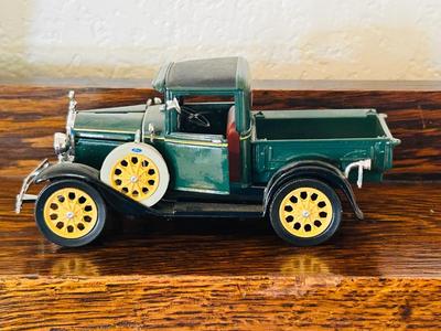 NATIONAL MOTOR MUSEUM MINT 1931 FORD MODEL A & PEPSI DIE-CAST DELIVERY TRUCK