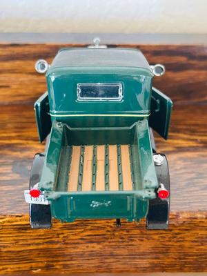 NATIONAL MOTOR MUSEUM MINT 1931 FORD MODEL A & PEPSI DIE-CAST DELIVERY TRUCK