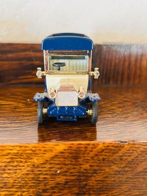 NATIONAL MOTOR MUSEUM MINT 1931 FORD MODEL A & PEPSI DIE-CAST DELIVERY TRUCK