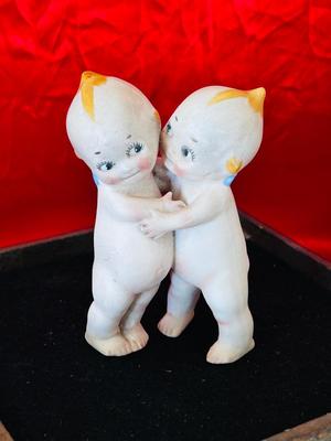 1920’s ROSE O’NEIL KEWPIE DOLL “HUGGERS”