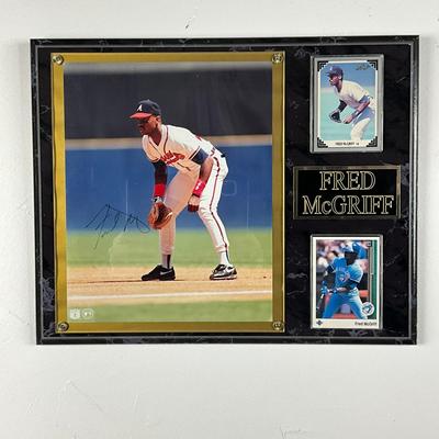 827 MLB Photograph Signed Fred McGriff