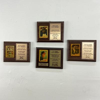 835 Atlanta Braves Player Plaques And Baseball Cards
