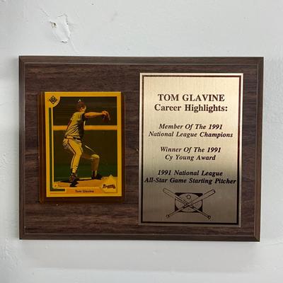 835 Atlanta Braves Player Plaques And Baseball Cards