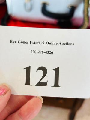 MINOLTA XG-7 35MM CAMERA & VIVITAR 70-150 MACRO FOCUSING ZOOM MC 70-150MM LENS THIS HAS ALL THE BELLS AND WHISTLES INCLUDING THE...