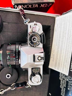 MINOLTA XG-7 35MM CAMERA & VIVITAR 70-150 MACRO FOCUSING ZOOM MC 70-150MM LENS THIS HAS ALL THE BELLS AND WHISTLES INCLUDING THE...