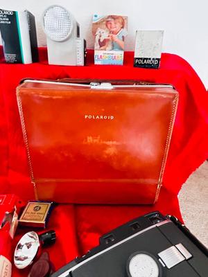 1950’s POLAROID LAND CAMERA MODEL 150 IN ORIGINAL CASE WITH ACCESSORIES