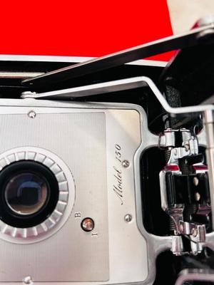 1950’s POLAROID LAND CAMERA MODEL 150 IN ORIGINAL CASE WITH ACCESSORIES