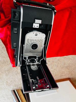 1950’s POLAROID LAND CAMERA MODEL 150 IN ORIGINAL CASE WITH ACCESSORIES