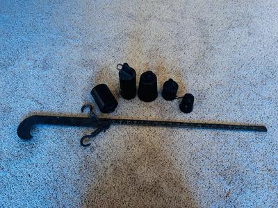 ANTIQUE BEAM HANGING BARN SCALE FOR COTTON OR TOBACCO WITH WEIGHTS