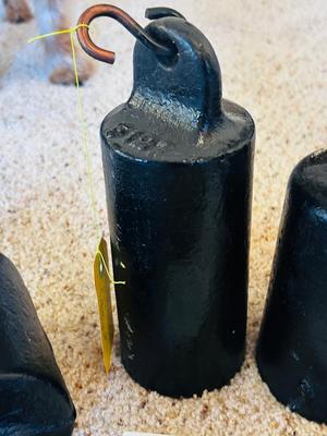 ANTIQUE BEAM HANGING BARN SCALE FOR COTTON OR TOBACCO WITH WEIGHTS