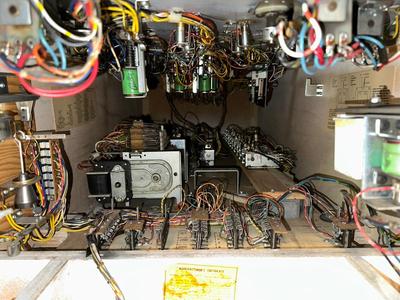 1975 “ALADDIN’S CASTLE” PINBALL MACHINE BY BALLY