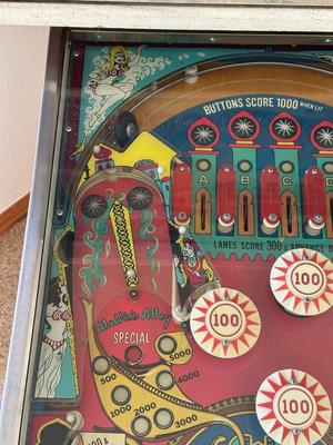 1975 “ALADDIN’S CASTLE” PINBALL MACHINE BY BALLY