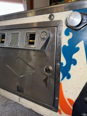 1975 “ALADDIN’S CASTLE” PINBALL MACHINE BY BALLY