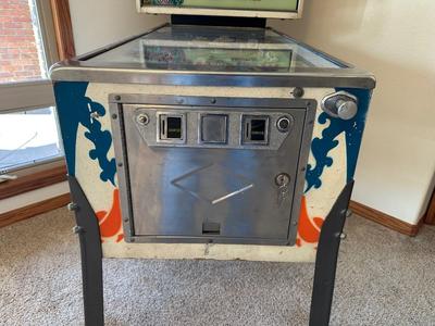 1975 “ALADDIN’S CASTLE” PINBALL MACHINE BY BALLY