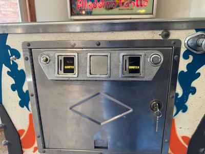 1975 “ALADDIN’S CASTLE” PINBALL MACHINE BY BALLY