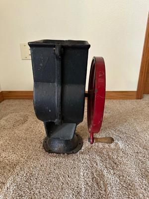 VINTAGE CAST IRON “LITTLE GIANT” ICE BREAKER - MODEL 23