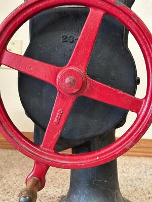 VINTAGE CAST IRON “LITTLE GIANT” ICE BREAKER - MODEL 23