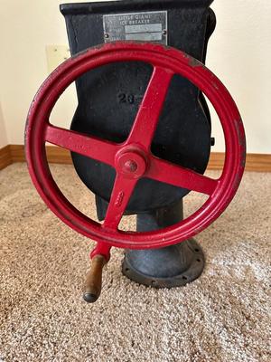 VINTAGE CAST IRON “LITTLE GIANT” ICE BREAKER - MODEL 23
