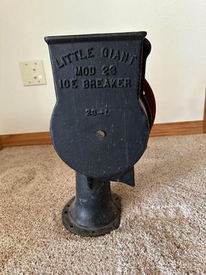 VINTAGE CAST IRON “LITTLE GIANT” ICE BREAKER - MODEL 23
