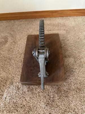 VINTAGE CE POTTER CAST IRON WALNUT CRACKER