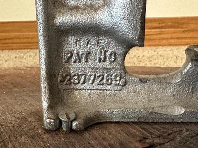 VINTAGE CE POTTER CAST IRON WALNUT CRACKER