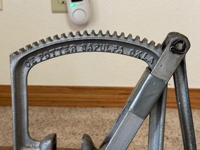 VINTAGE CE POTTER CAST IRON WALNUT CRACKER