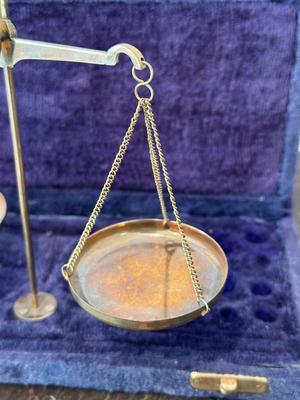 VINTAGE BRASS BALANCE SCALE AND VINTAGE PELOUZE PETITE MODEL P-1 POSTAL SCALE