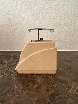 VINTAGE BRASS BALANCE SCALE AND VINTAGE PELOUZE PETITE MODEL P-1 POSTAL SCALE