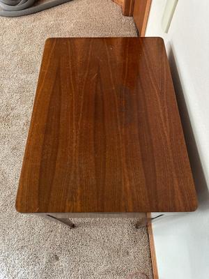 VINTAGE SINGER ELECTRIC SEWING MACHINE MODEL 99K HOUSED INSIDE SINGER WOODEN FOLD OUT CABINET