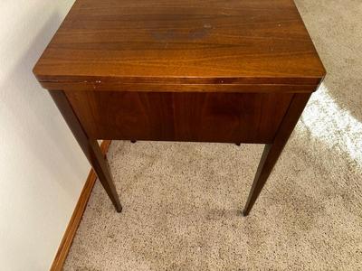 VINTAGE SINGER ELECTRIC SEWING MACHINE MODEL 99K HOUSED INSIDE SINGER WOODEN FOLD OUT CABINET