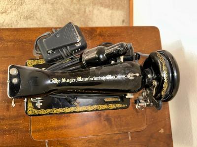 VINTAGE SINGER ELECTRIC SEWING MACHINE MODEL 99K HOUSED INSIDE SINGER WOODEN FOLD OUT CABINET