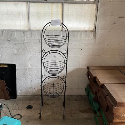 552 Three Tier Metal Basket Stand