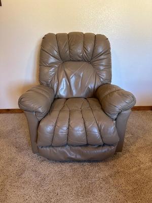 LEATHER ROCKER RECLINER