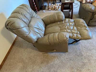 LEATHER ROCKER RECLINER