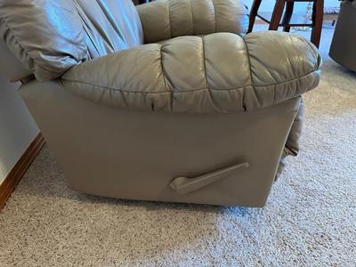 LEATHER ROCKER RECLINER