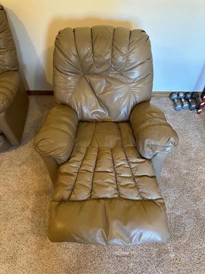 LEATHER ROCKER RECLINER