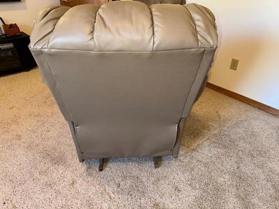 LEATHER ROCKER RECLINER