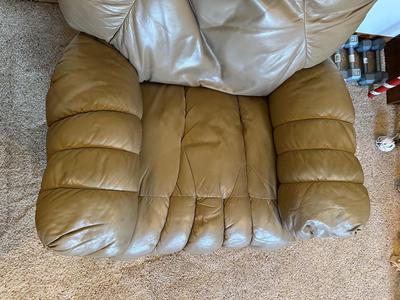 LEATHER ROCKER RECLINER