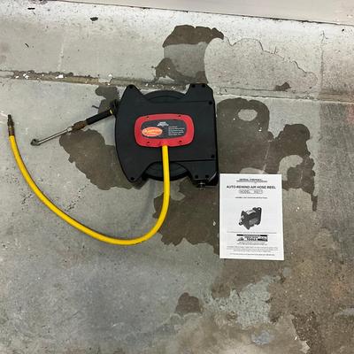 940 Central Pneumatic Air Hose Reel