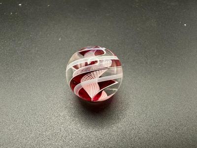 RED AND WHITE LATTICINIO SWIRL CORE MARBLE