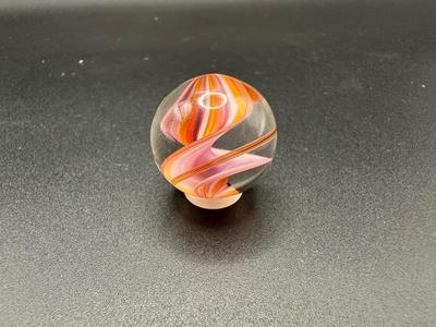 MULTICOLORED RIBBON AND SWIRL CORE MARBLE