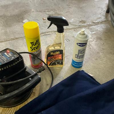 1031 Wen Orbital Car Waxer With Chemicals, Cloths & Battery Chargers