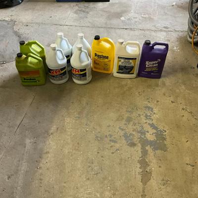 1035 Assortment Of Large Chemical Containers
