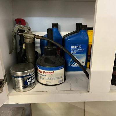 1036 Assortment Of Oils, Grease And Auto Lubricants