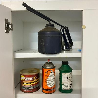 1036 Assortment Of Oils, Grease And Auto Lubricants