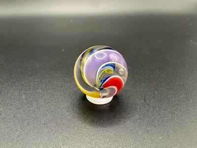 MULTICOLORED LATTICINIO SWIRL CORE MARBLE WITH MULTICOLORED RIBBONS